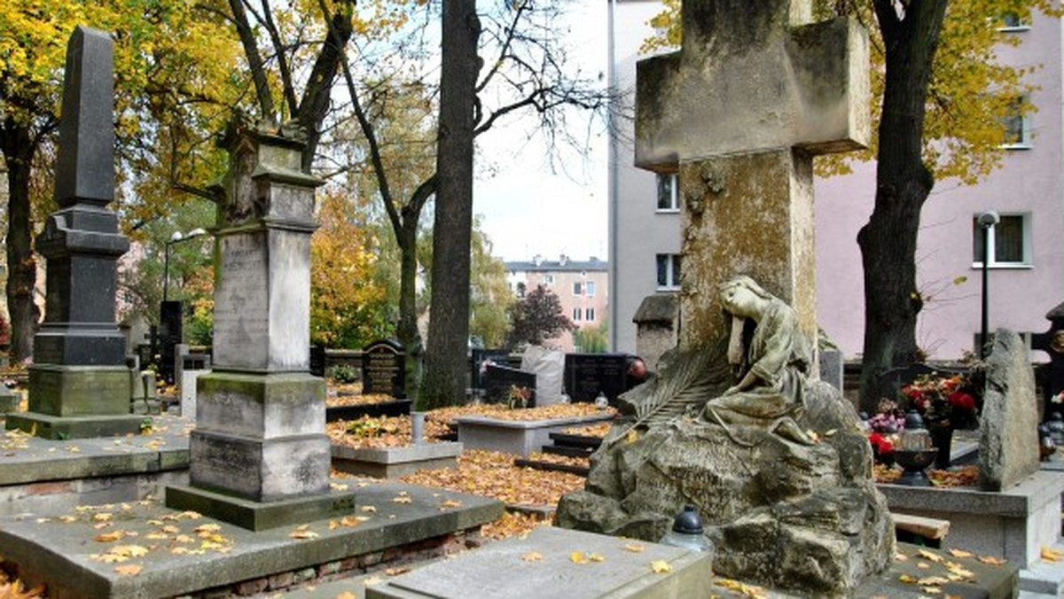 Już po raz 28. lublinianie będą zbierać pieniądze na ratowanie zabytkowych pomników na cmentarzu przy ulicy Lipowej w Lublinie.