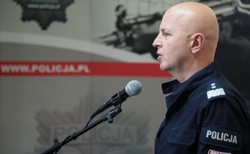 Marsz w Białymstoku. Policja ustaliła już tożsamość 52 osób. "Dotarliśmy do pana redaktora..."