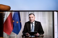 Sesja pytań i odpowiedzi Q&A na portalu społecznościowym Facebook z prezydentem Andrzejem Dudą, 23 bm. Prezydent Duda odpowiadał na pytania internautów.