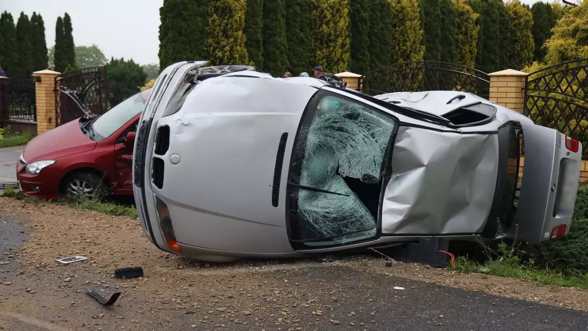 Wypadek spowodowany przez pijanego kierowcę BMW