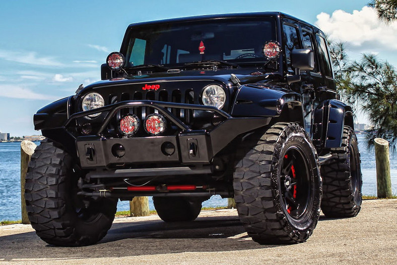 Jeep Wrangler z Exclusive Motoring i Moto Metal Wheels