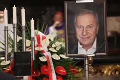 Poruszające słowa Doroty Segdy na pogrzebie Jerzego Stuhra. Płynęły łzy