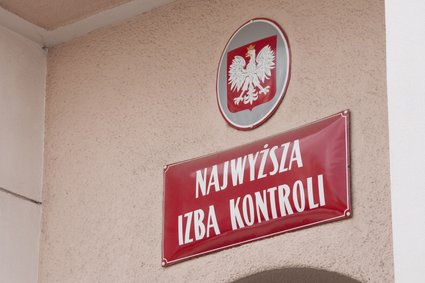 NIK: setki milionów złotych płyną z państwowych spółek na sponsoring