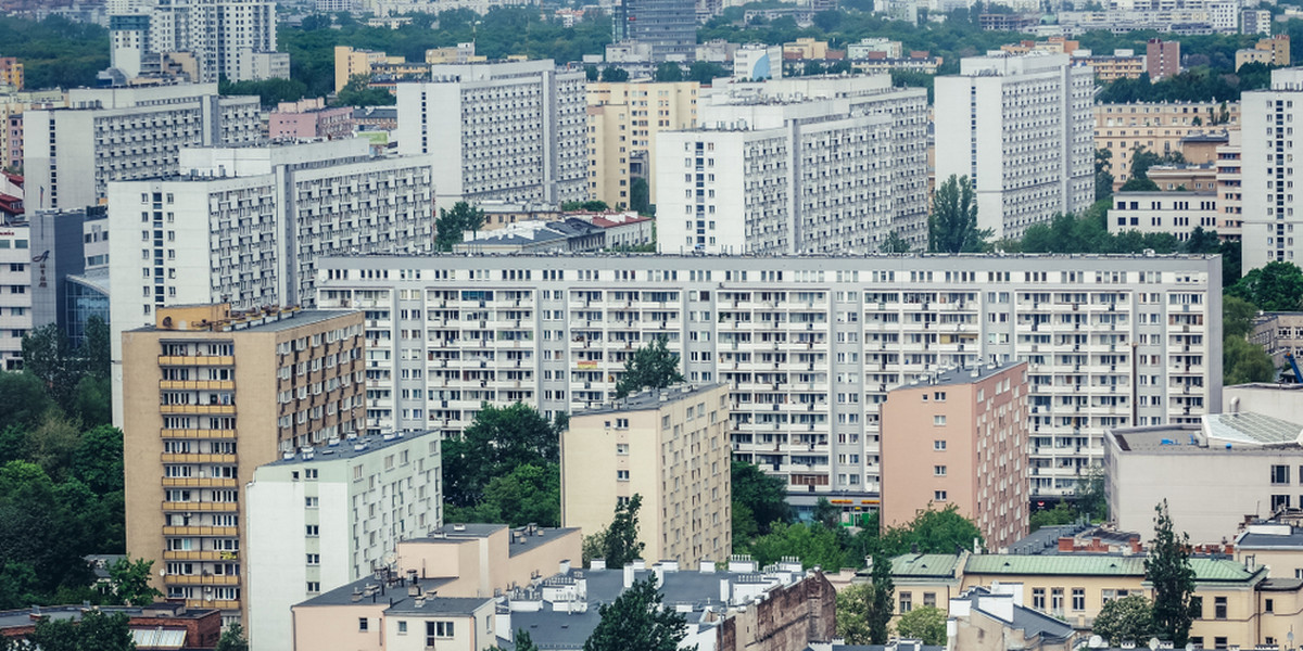 – Coraz więcej osób kupuje mieszkanie, by zarabiać na wynajmie. Szacuje się, że 30 proc. lokali to inwestycja. Problem zaczyna się, gdy przychodzi do rozliczenia – czytamy w interpelacji posłanki Anny Białkowskiej.