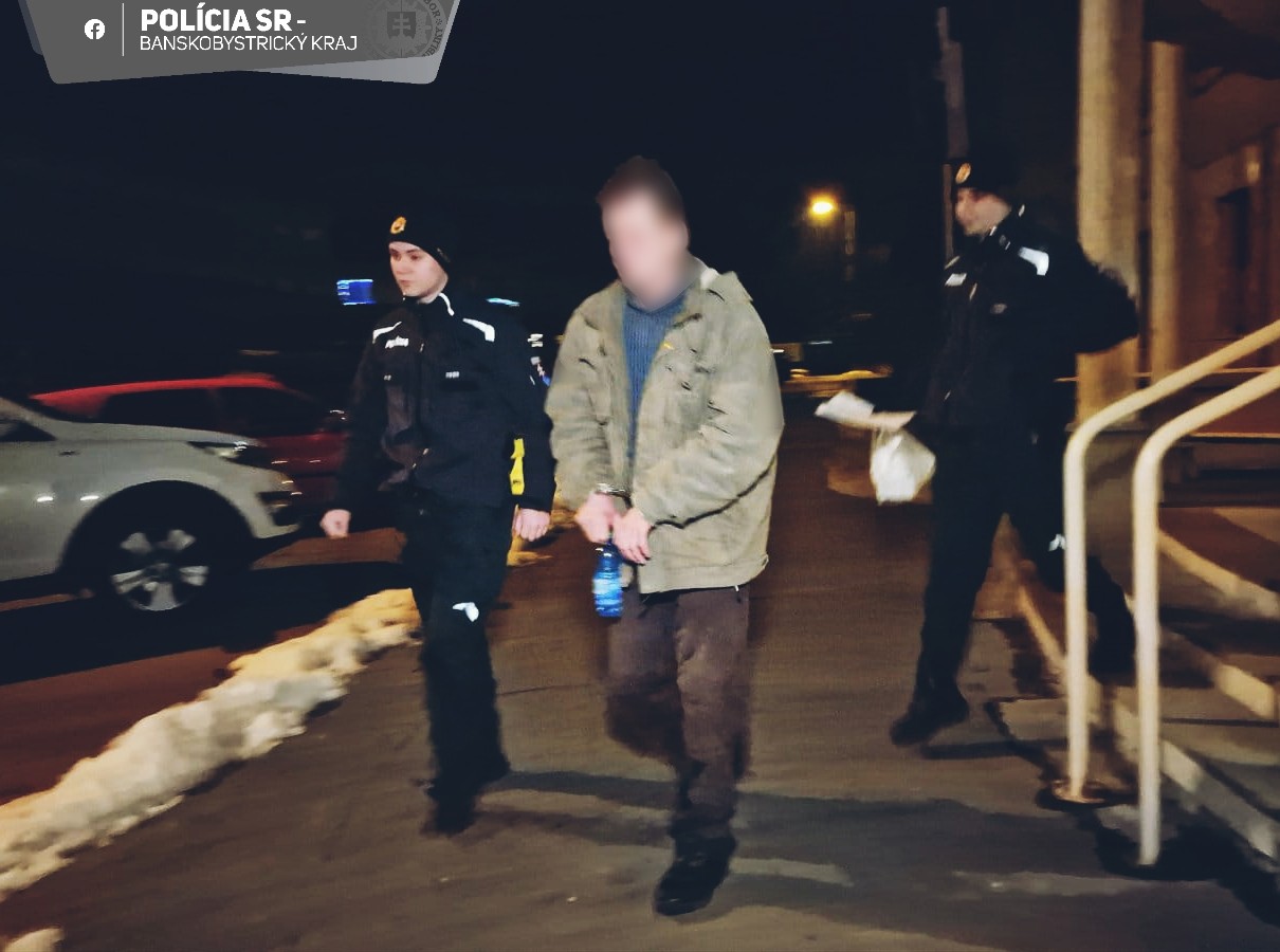 Polícia obvinila 50 ročného muža z vraždy.