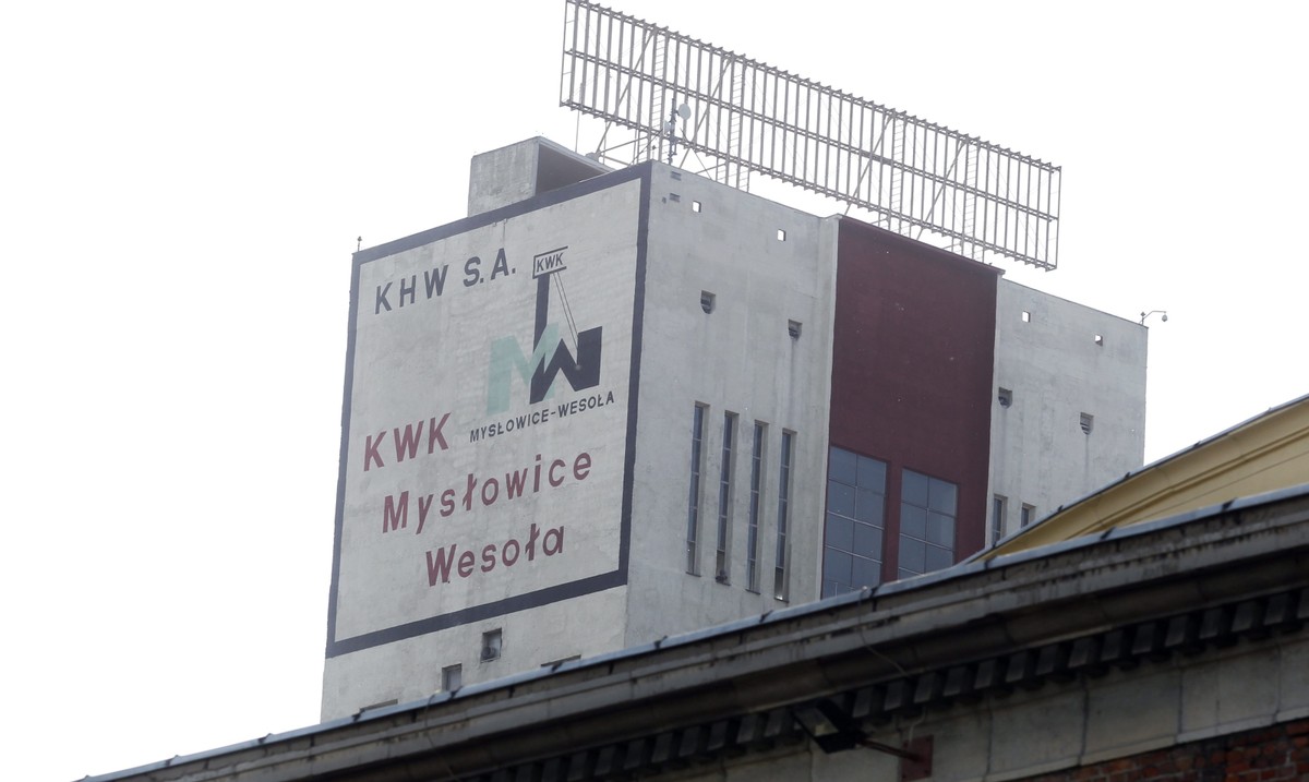 Na powierzchnię wyjechało już 36 górników