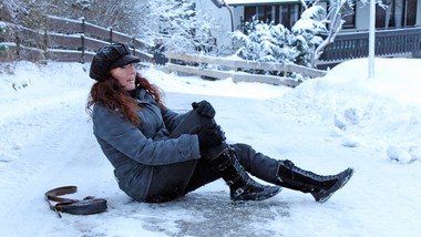 finansowe zabezpieczenie po wypadku w drodze do pracy. w ten sposób uzyskasz 100 proc. zasiłku chorobowego z zus