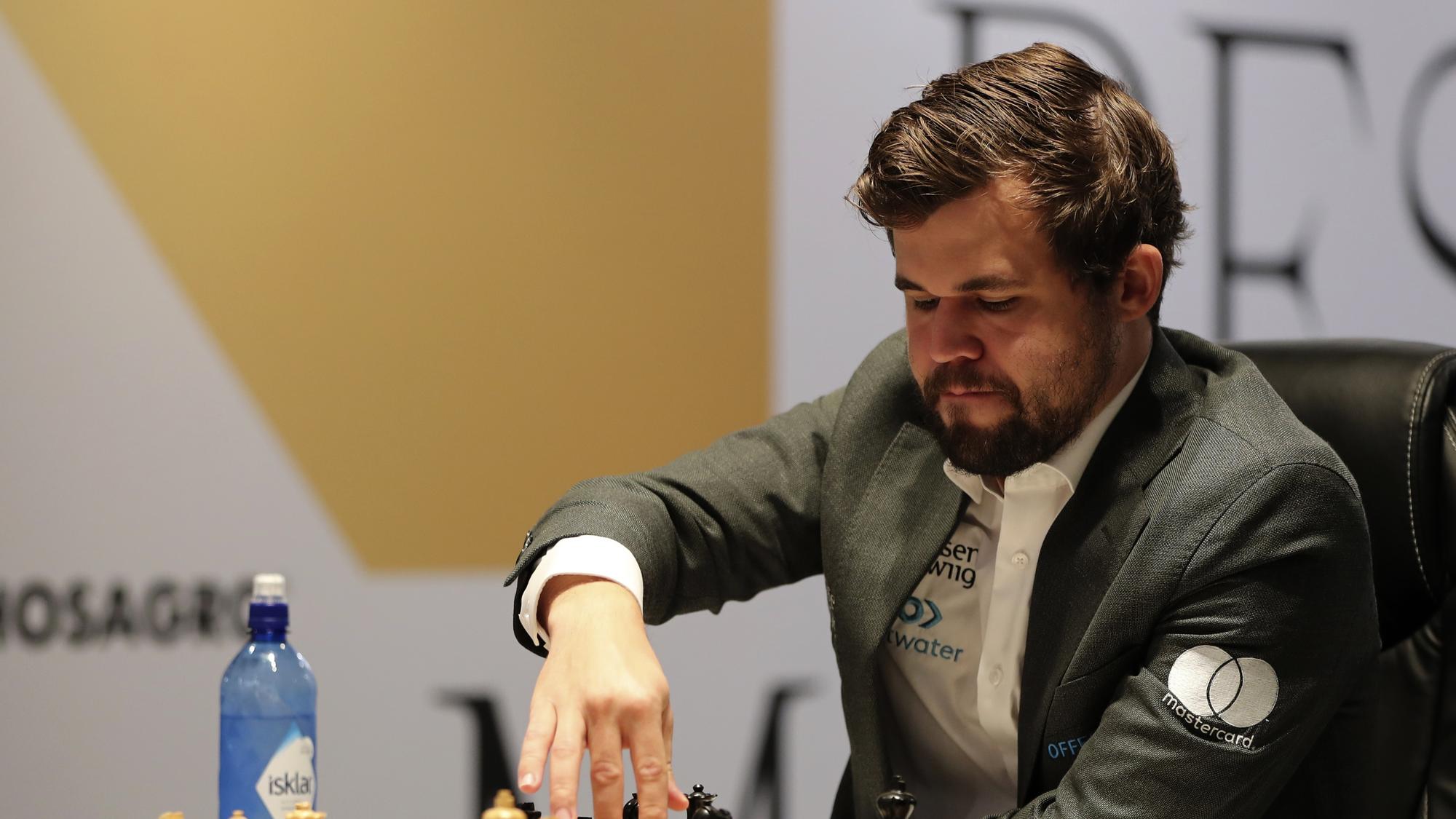 Šachová kauza pokračuje, Carlsen chce povedať viac o údajných podvodoch  súpera z USA