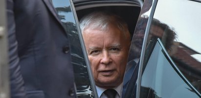 Dlaczego Jarosław Kaczyński nie nocował w hotelach?