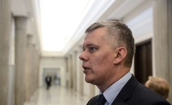 Siemoniak: Powtórzcie operację "Kameleon" i schowajcie Macierewicza