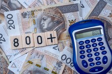 Nie wszyscy o tym wiedzą. Czy można pobierać 800 plus na dorosłe, uczące się dziecko?
