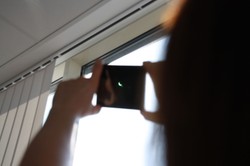 Jak obserwować zaćmienie Słońca, by nie uszkodzić wzroku?