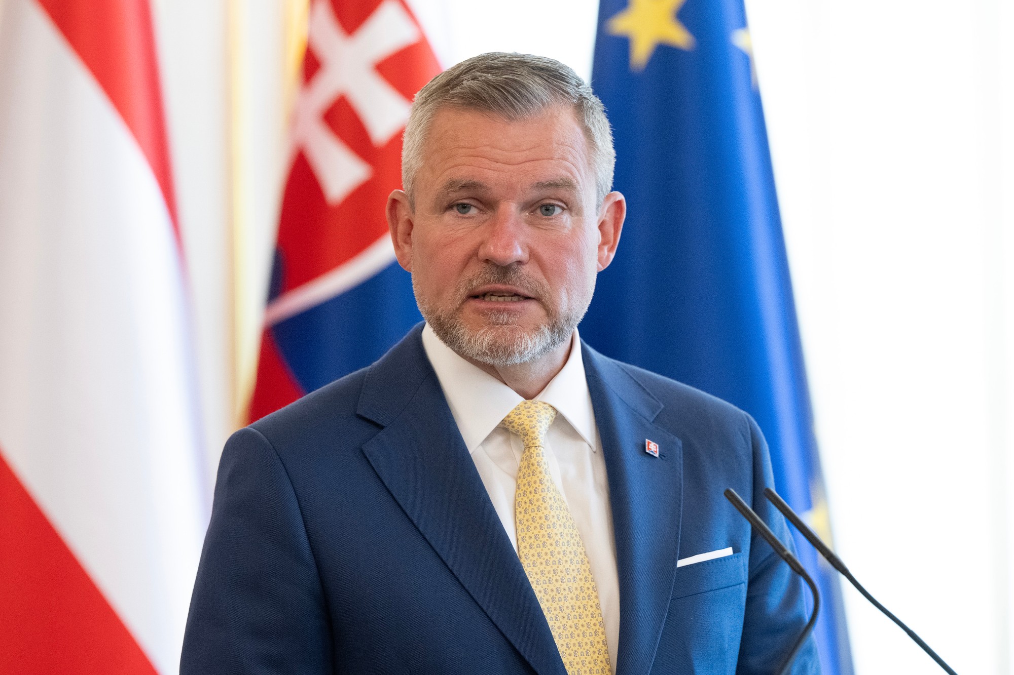Na snímke prezident SR Peter Pellegrini a rakúsky prezident Alexander Van der Bellen.
