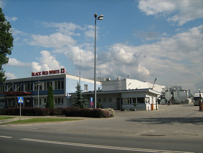 <b>8. Tadeusz Chmiel, firma Black Red White</b> - jego majątek jest szacowany na <b>2,476 mld zł.</b>