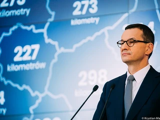 Premier Mateusz Morawiecki wziął udział wraz z ministrem infrastruktury Andrzejem Adamczykiem w konferencji prasowej, podczas której zapowiedział wzmocnienie programu Funduszu Dróg Samorządowych