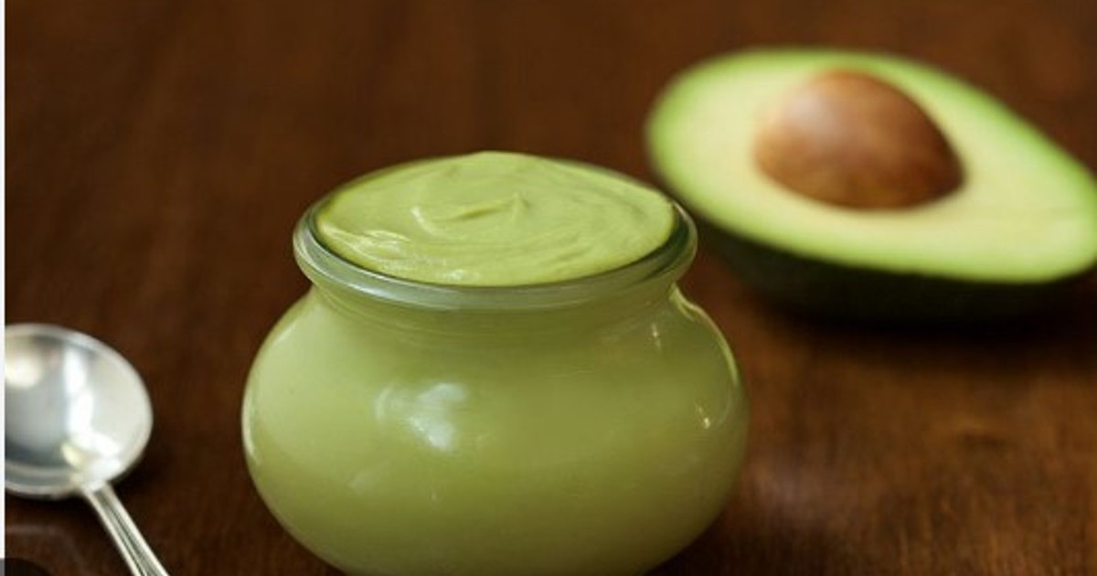 майонез с авокадо. майонез lime. крем из авокадо. майонезный соус вегетарианский с авокадо и лаймом. авокадо.