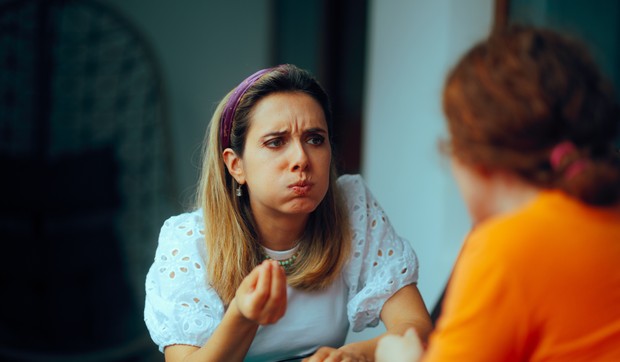 Telo šalje suptilne signale pre emotivnog sloma, kao što su stezanje u grudima ili nesvesno stiskanje vilice