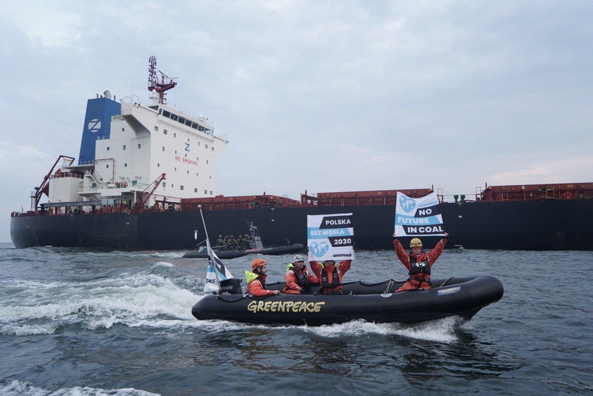 Interwencja straży granicznej na statku Greenpeace