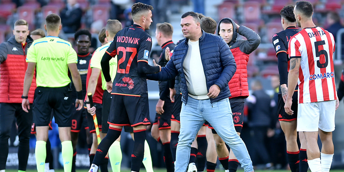 Zaledwie 32-letni Adrian Siemieniec może doprowadzić Jagiellonię do pierwszego w historii klubu mistrzostwa Polski. 