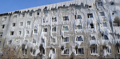 Mieszkańcy tego bloku mają przechlapane. Aż nie chce się wierzyć!