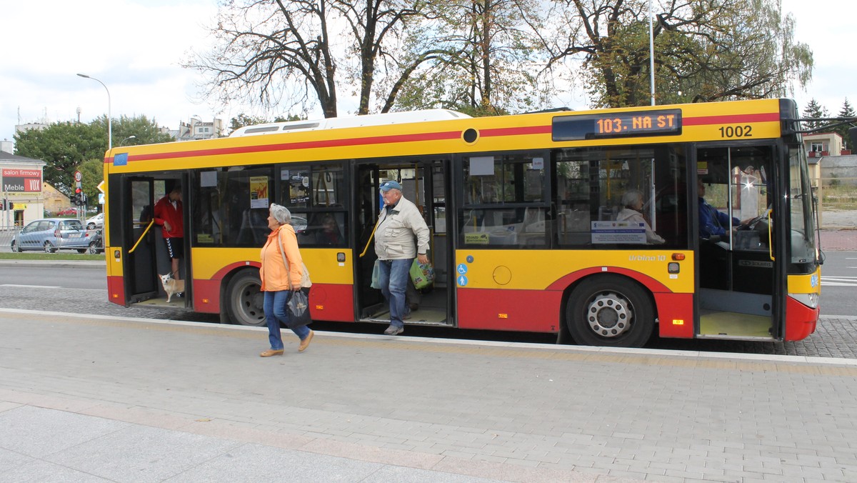 Za kilka dni mieszkańcy Kielc będą mogli podróżować nowymi miejskimi autobusami. Kieleckie MPK kupiło cztery pojazdy marki Temsa, których silniki spełniają najwyższą normę emisji spalin Euro 6.