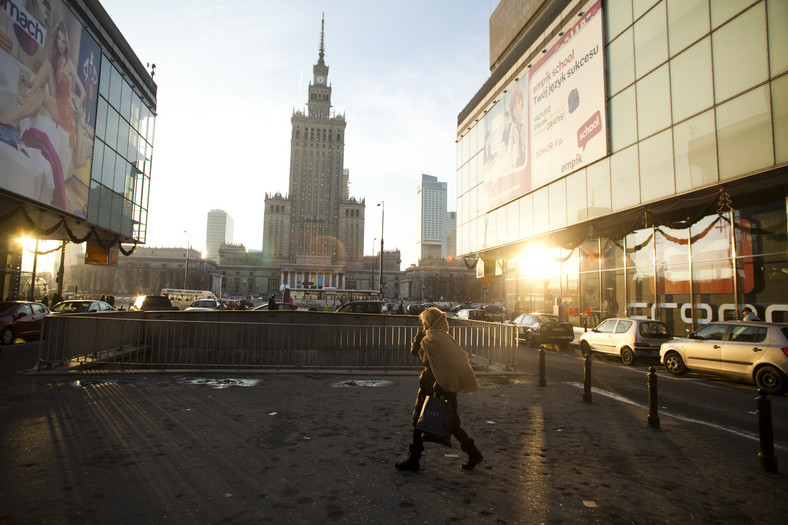 Widok na Pałac Kultury i Nauki w Warszawie. Fot. Bartek Sadowski/Bloomberg