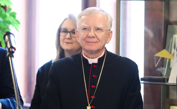 Materna: Abp Jędraszewski jest jak "zielony ludzik" w hierarchii kościelnej