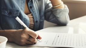 Nowe średniowiecze. Przyszłość uniwersytetu w dobie AI