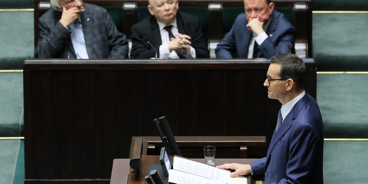 Mateusz Morawiecki w trakcie exposé wskazał, że wydatki na zbrojenia zostaną wyłączone z reguł deficytu w Unii