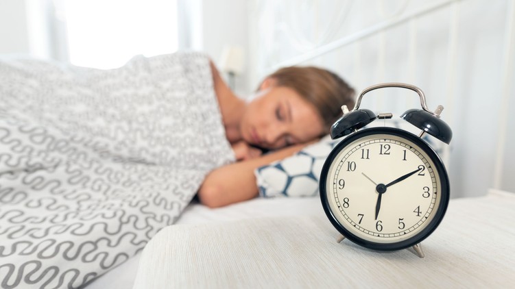 alvás téli időszámítás óraátállítás 2025