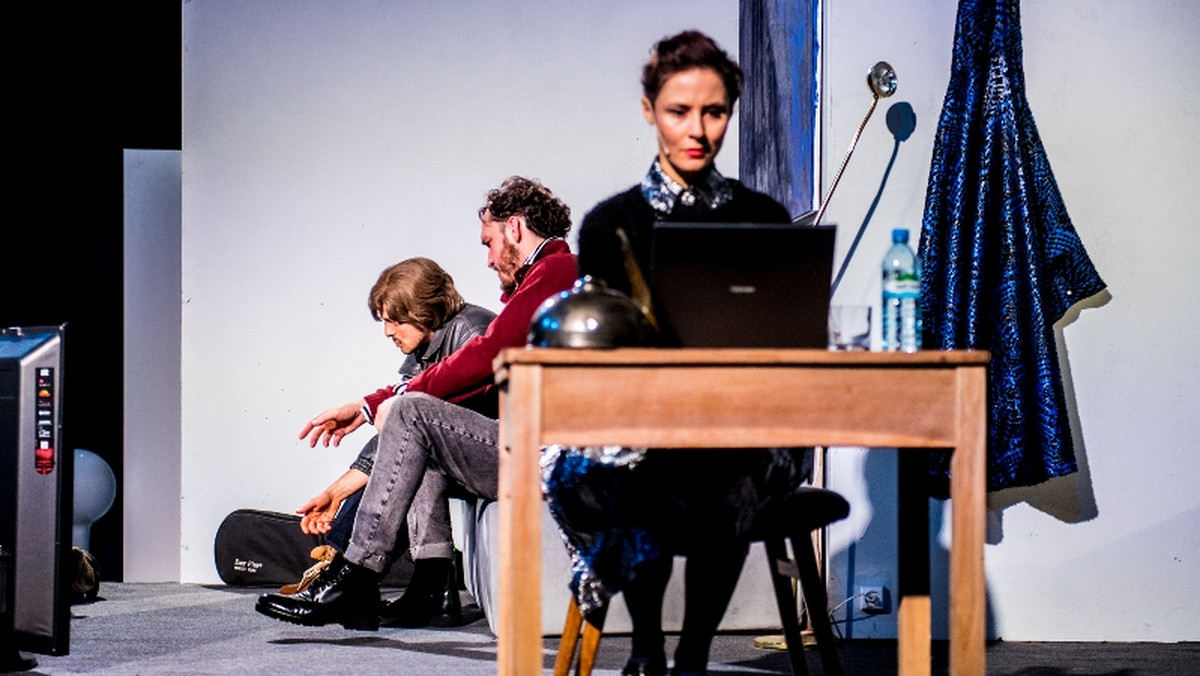 Jeden z najważniejszych duetów teatralnych w kraju, Wiktor Rubin i Jolanta Janiczak, nagrodzony m.in. Paszportem Polityki, przenosi powieść Virginie Despentes "Vernon Subutex" na scenę Teatru im. J. Słowackiego w Krakowie. To nie przypadek. - Wokół tego teatru naprawdę żyją bezdomni. Zderzenie świata bezdomnych z teatrem emanującym wystawnością i przepychem jest uderzające - mówi dramaturżka Jolanta Janiczak.