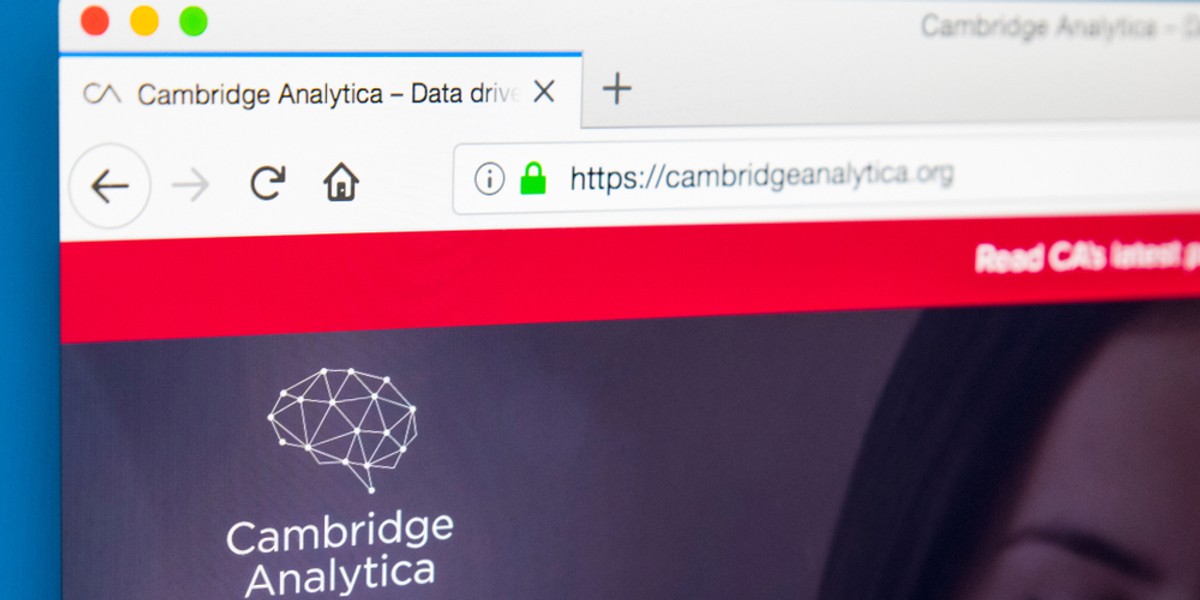 Cambridge Analytica to kontrowersyjna firma doradcza uwikłana w skandal związany z Facebookiem i wyborami prezydenckimi w USA