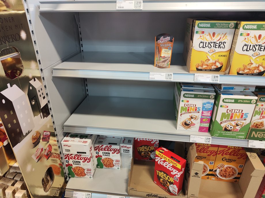 Płatki Kellogg’s w sklepie Rewe w Pasewalku. Teraz dostawy tego przysmaku do sieci zostały wstrzymane