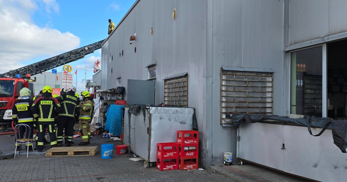 Pożar w Wólce Kosowskiej. Zaplecze baru w płomieniach [ZDJĘCIA]