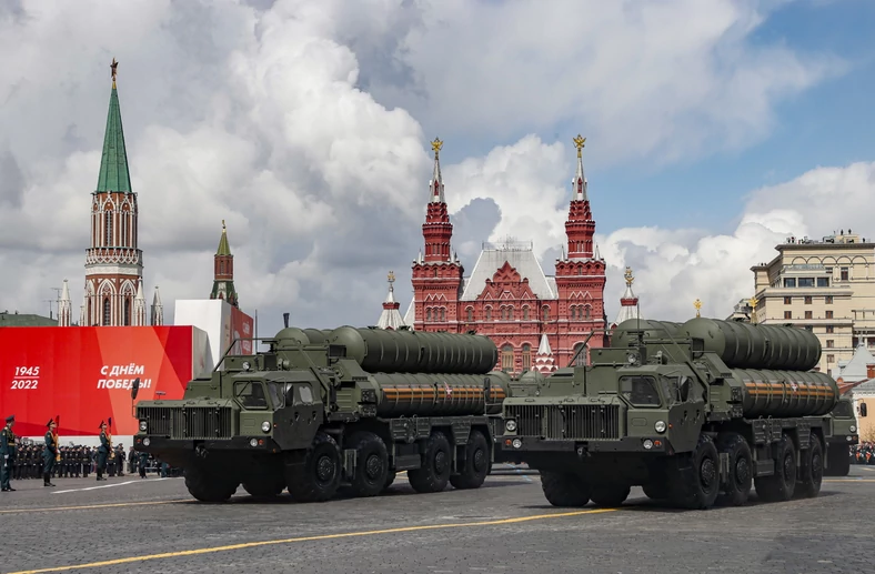 Parada wojskowa w Moskwie z okazji Dnia Zwycięstwa - system rakiet ziemia-powietrze S-400 Triumf