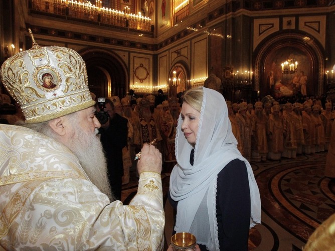 Swietłana Miedwiediewa podczas uroczystości religijnych.