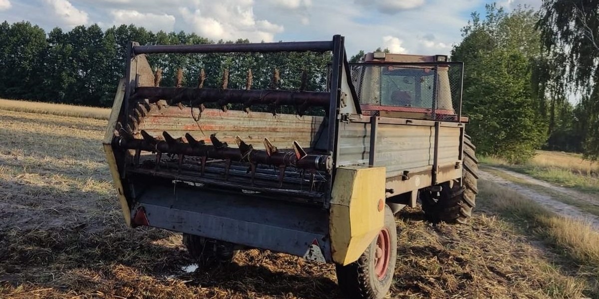 51-letni rolnik został wciągnięty przez rozrzutnik. Poniósł śmierć na miejscu.