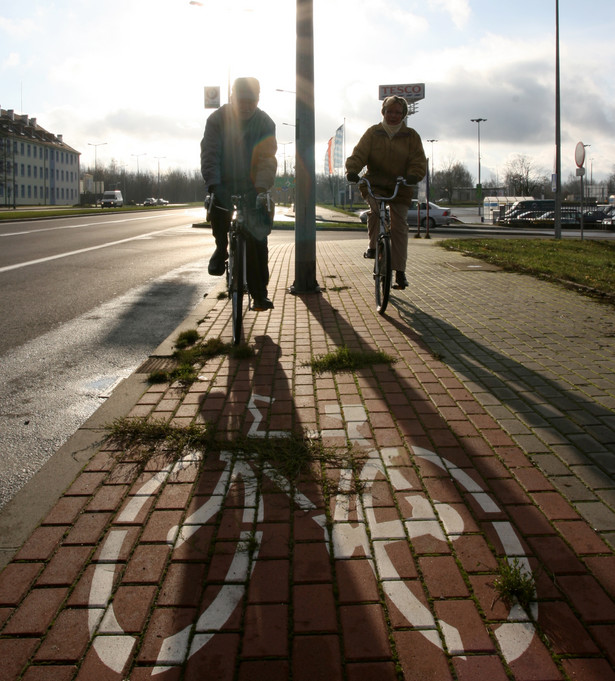 PO podkreśla, że celem zmian w przepisach jest podniesienie poziomu bezpieczeństwa rowerzystów i innych uczestników ruchu.