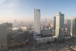 Warszawa smog zima panorama wieżowce drapacze chmur