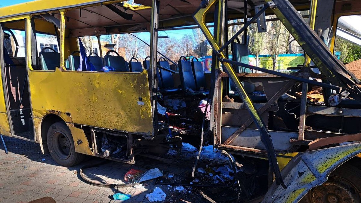 Napad na minibus u Nikopolju