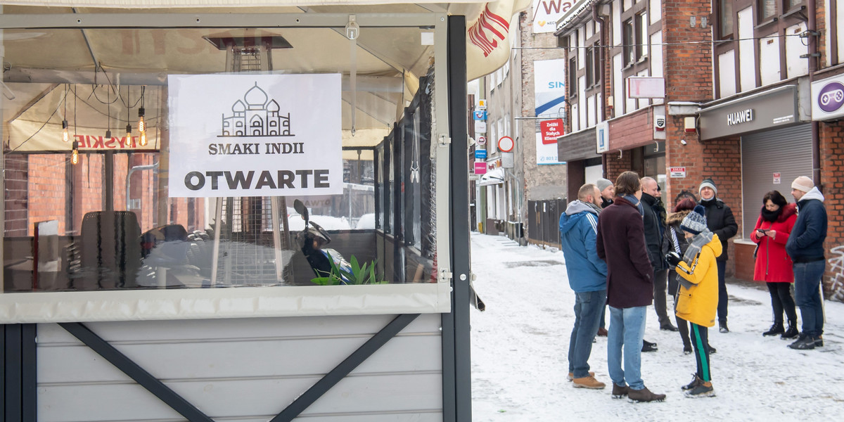 "Smaki Indii" nie mogły liczyć na pomoc z tarcz. Wspólnik biznesu utknął w Indiach, a wniosek o wypisanie go z KRS – w sądowej kolejce - na okres 8 miesięcy.