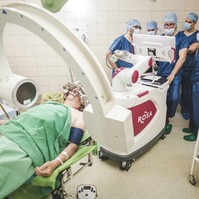 Először végzett robot agyműtétet idehaza
