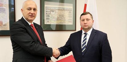 Wyciekł mejl do Brudzińskiego. Człowiek Beaty Szydło nie zostawia suchej nitki na Morawieckim