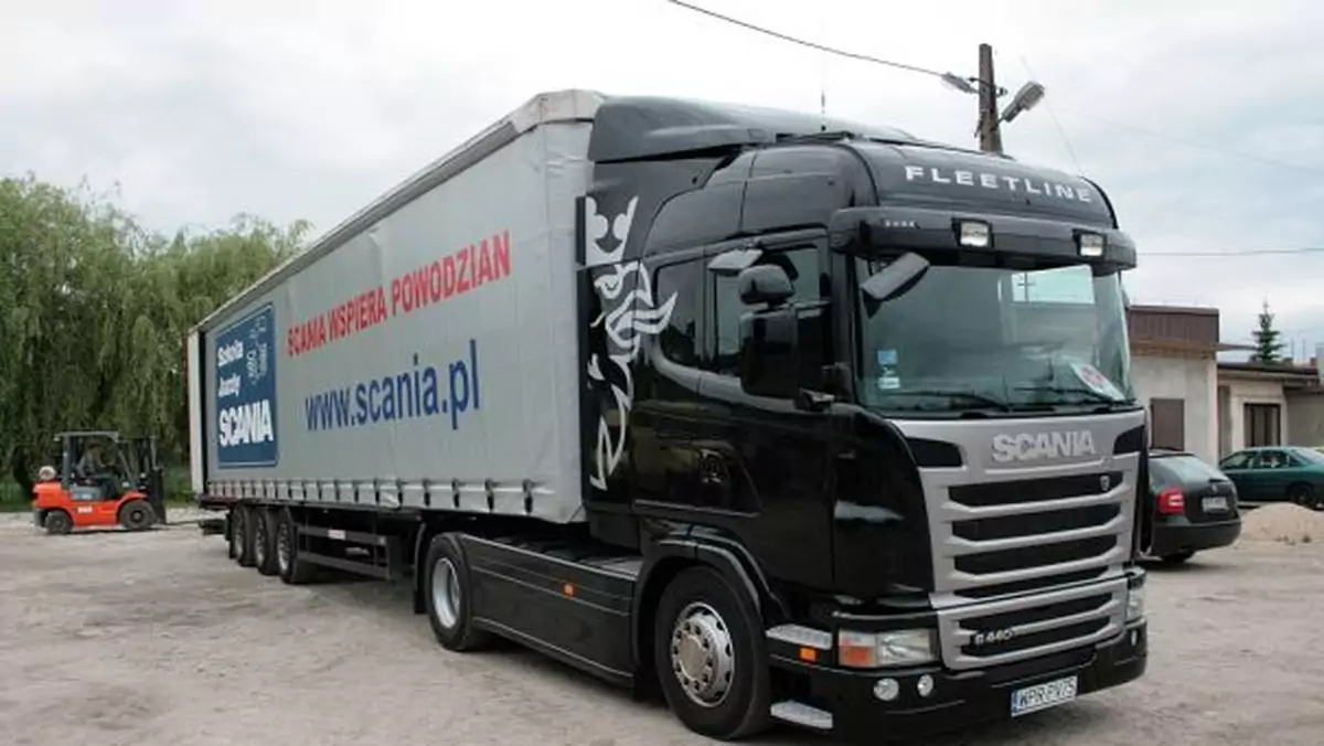 Scania pomaga powodzianom