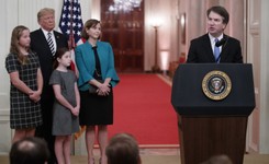 Po burzliwej debacie w Senacie, sędzia Brett Kavanaugh 'spokojnie' zadebiutował na ławie sędziowskiej SN