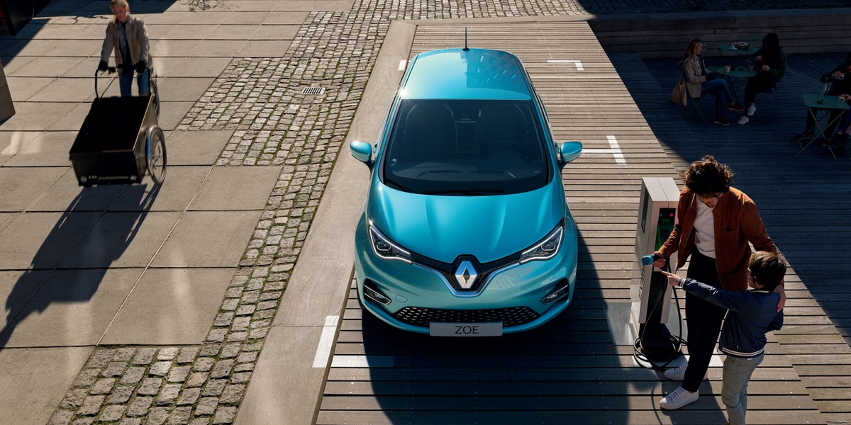 Elektryczne Renault Zoe czy Captur, Megane lub Clio w wersji hybrydowej? Skorzystaj ze specjalnej jazdy próbnej i dowiedz się, ile zaoszczędzisz, jeżdżąc jednym z tych nowoczesnych aut.