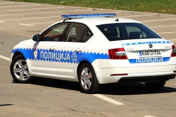 AUTOMOBILOM UDARIO ŽENU I DETE (9) Užas kod Travnika: Vozač posle nesreće POBEGAO