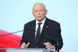 Kaczyński: Nie mam prawa wyrzucić Czarneckiego z PiS