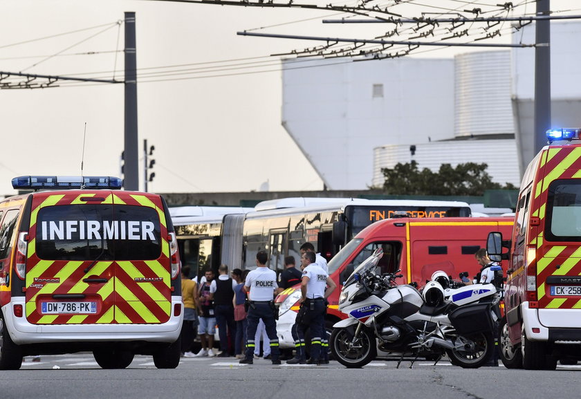 Atak nożownika we Francji. Jedna osoba nie żyje