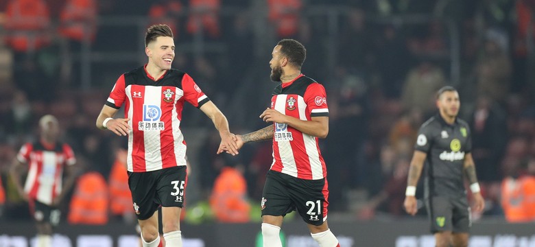 Liga angielska: Gol Bednarka w przegranym meczu. Wpadka Manchesteru City [WIDEO]